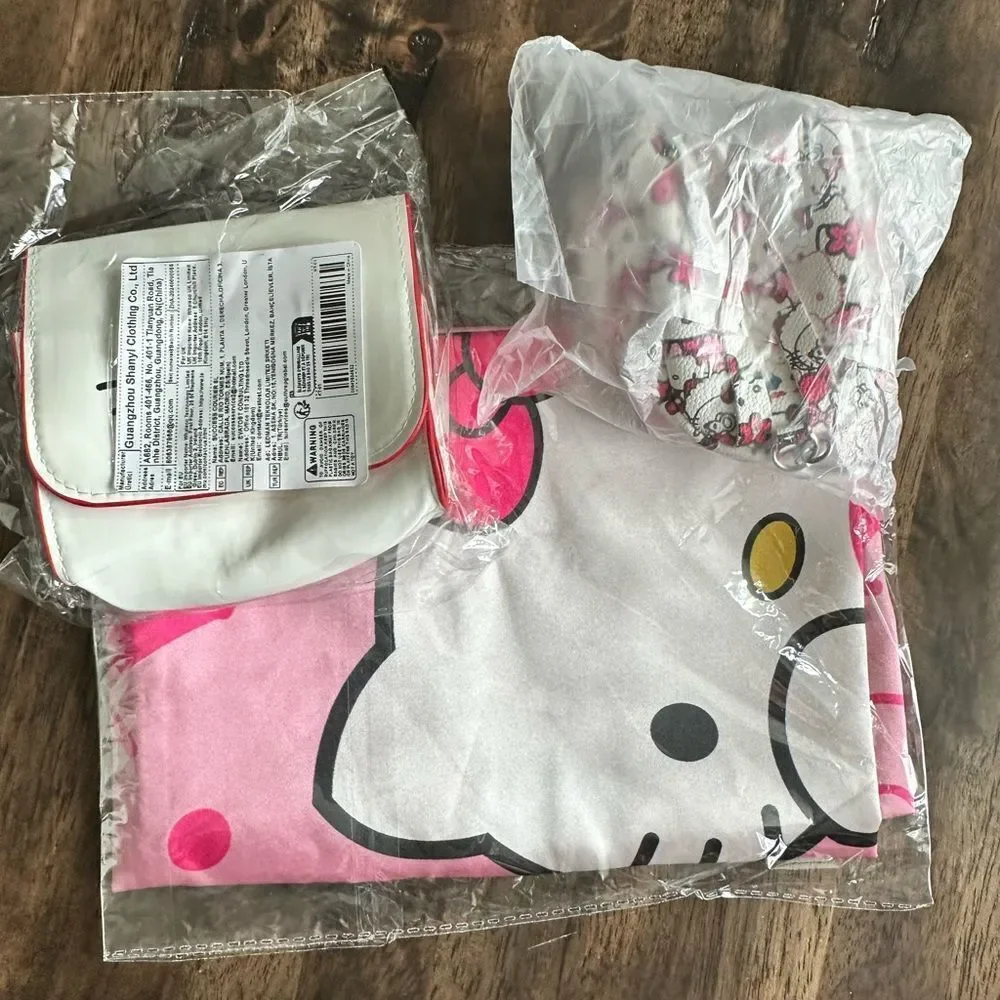 NWT Sanrio - Set of 3 Hello Kitty Kids Accessory - Keychain, Min Crossbody